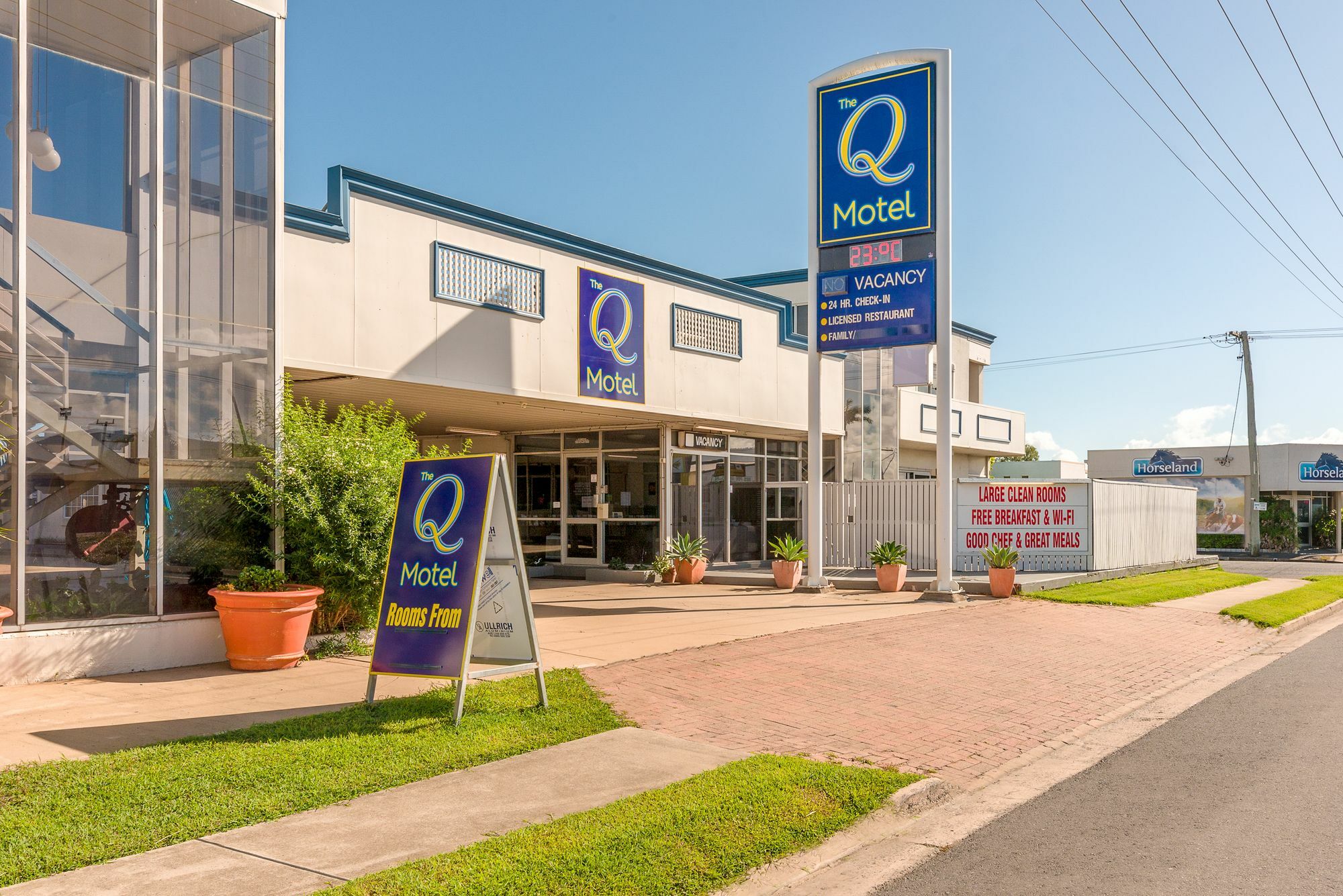 The Q Motel Rockhampton Bagian luar foto